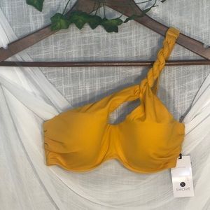 Women's Lightly Lined Twisted One Shoulder Keyhole Bikini Top